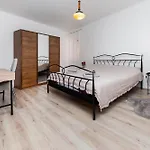 Apartment 1900