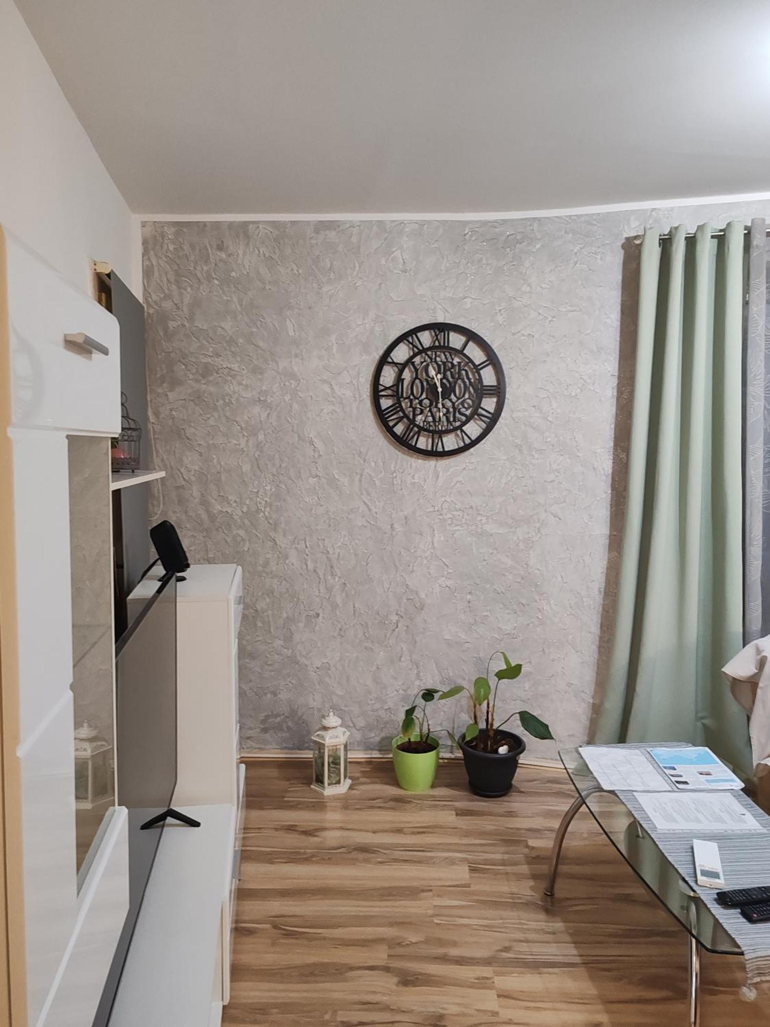 Apartment 1900 *