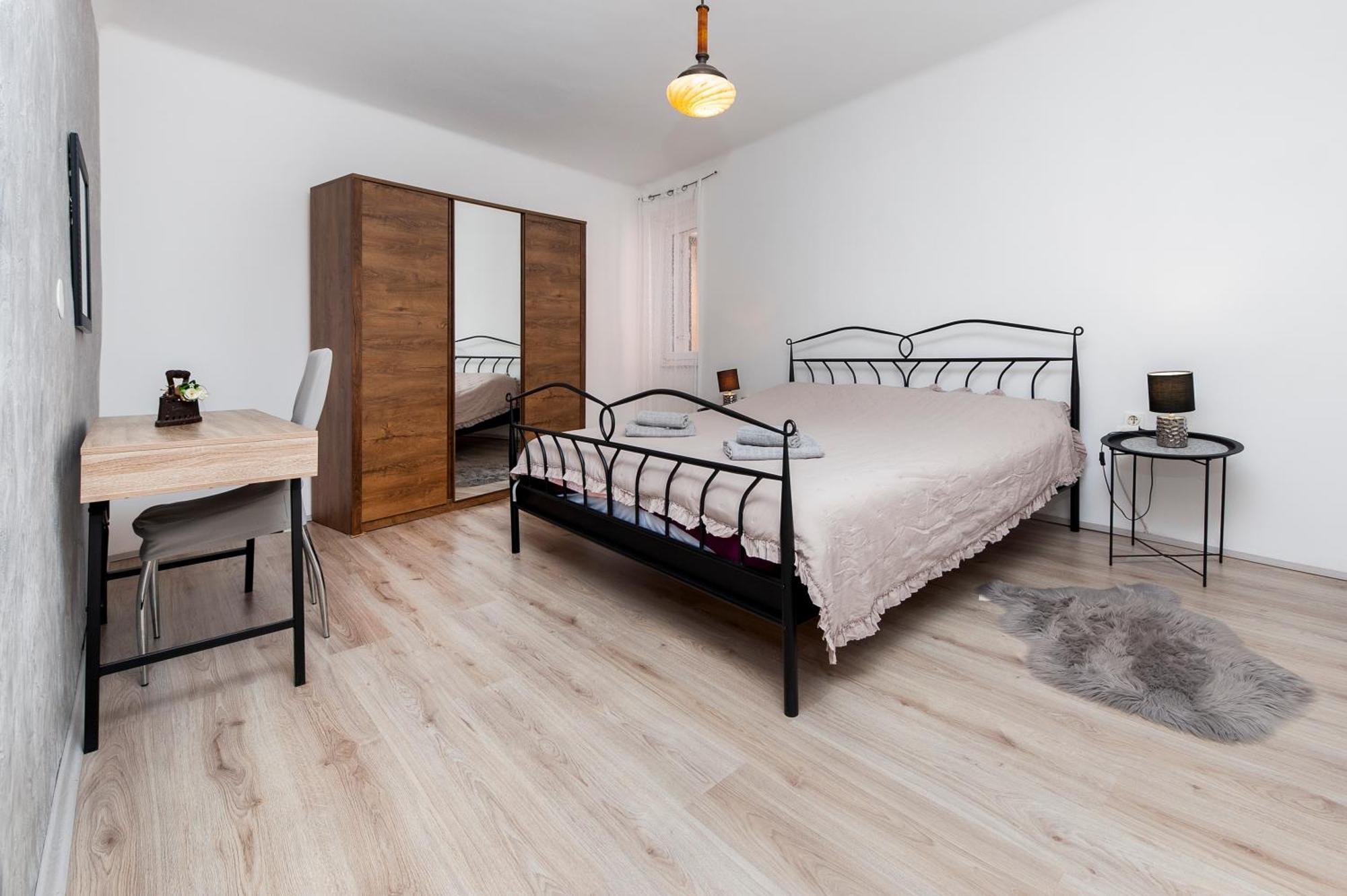1900 Apartman